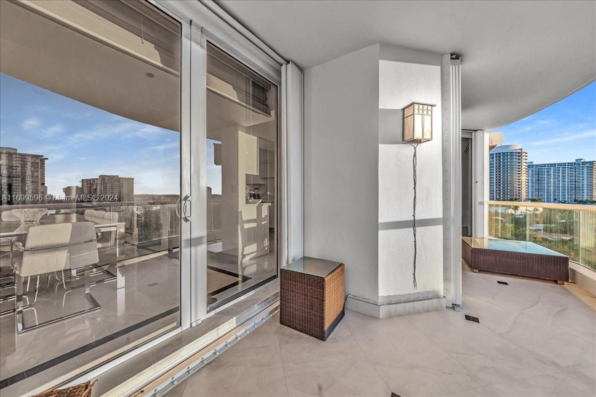 7000 ISL BLVD WILLIAMS IS - Residential