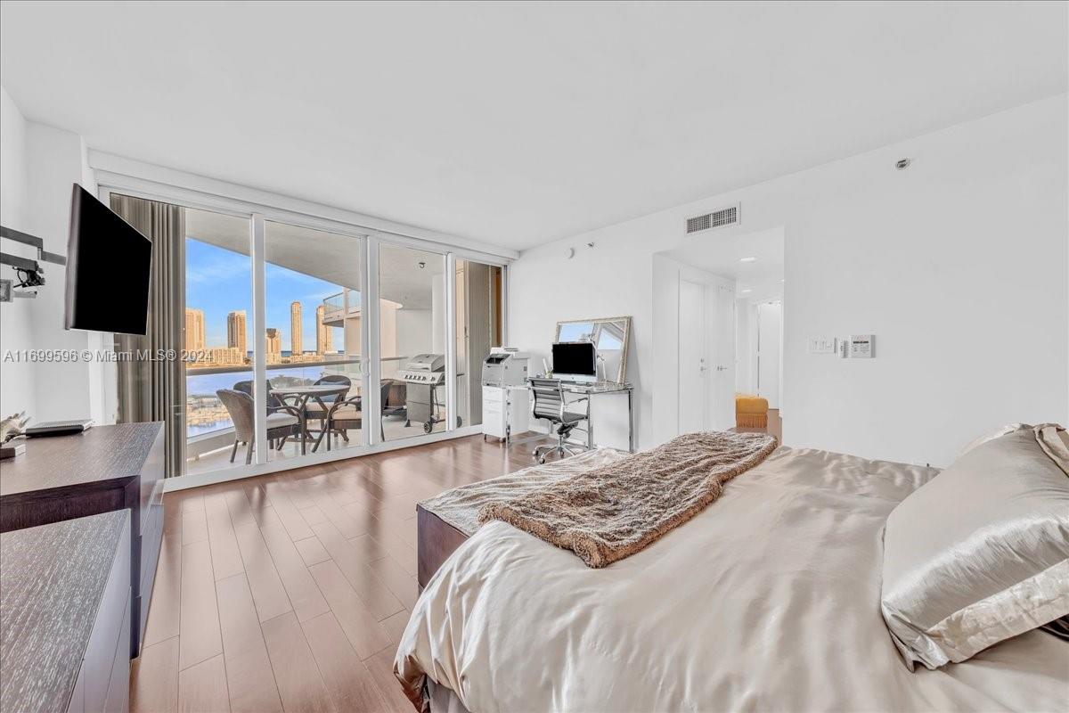 7000 ISL BLVD WILLIAMS IS - Residential