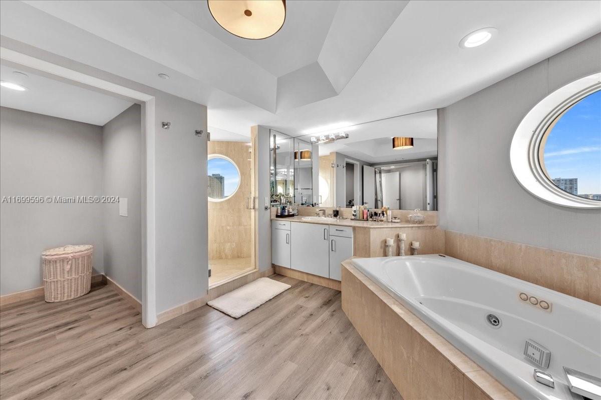 7000 ISL BLVD WILLIAMS IS - Residential