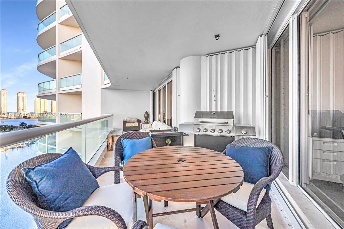 7000 ISL BLVD WILLIAMS IS - Residential