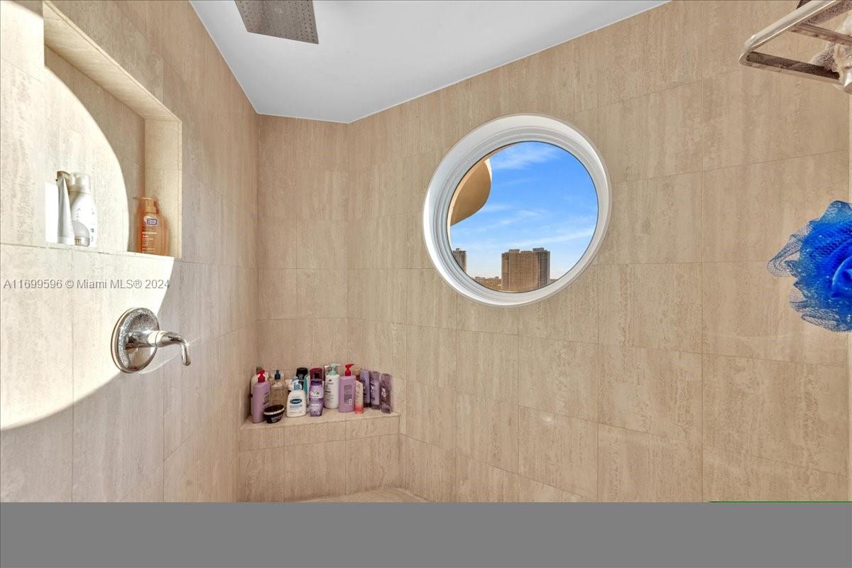 7000 ISL BLVD WILLIAMS IS - Residential