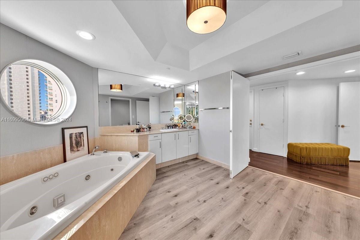 7000 ISL BLVD WILLIAMS IS - Residential