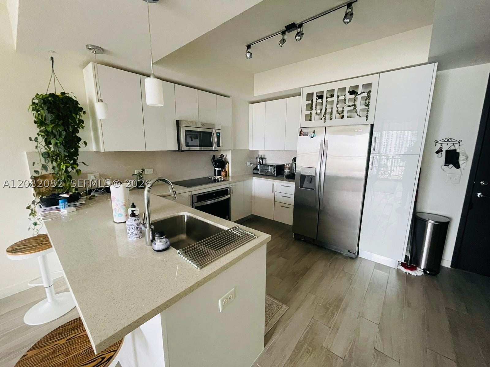 999 SW 1st AVE 2710