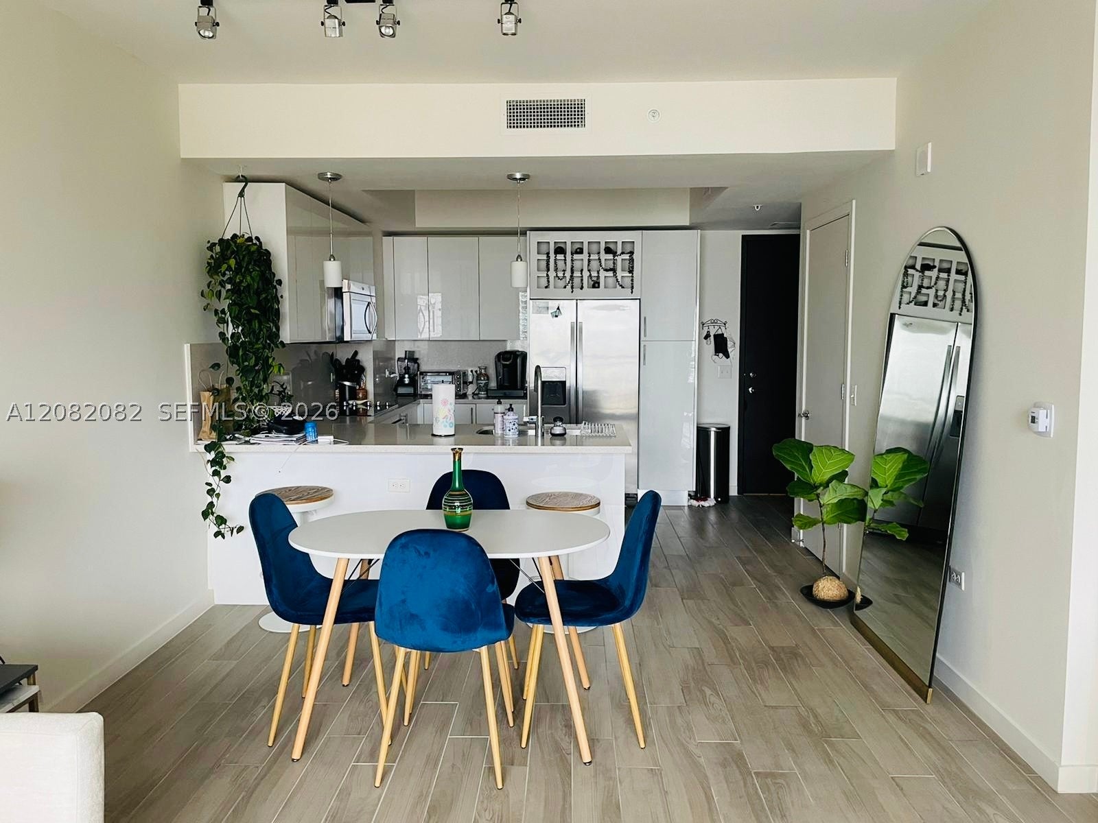 999 SW 1st AVE 2710