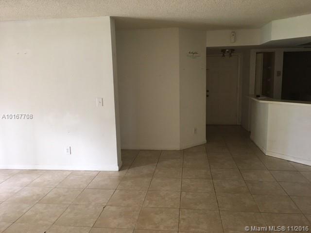 LARGE 3BEDROOM 2 BATHROOM ON THE FIRST FLOOR, LARGE MASTER BEDROOM, OUTSIDE PATIO. CLOSE TO SHOPPINGS, HIGHWAYS AND EXCELLENTS SCHOOLS. QUIET COMMUNITY WITH A LOT OF AMENITIES LIKE POOL AND A HUGE TENNIS COURT FOR SHOWING PLEASE SEE BROKERS REMARKS.... RENTED UNTIL 10/31/2016