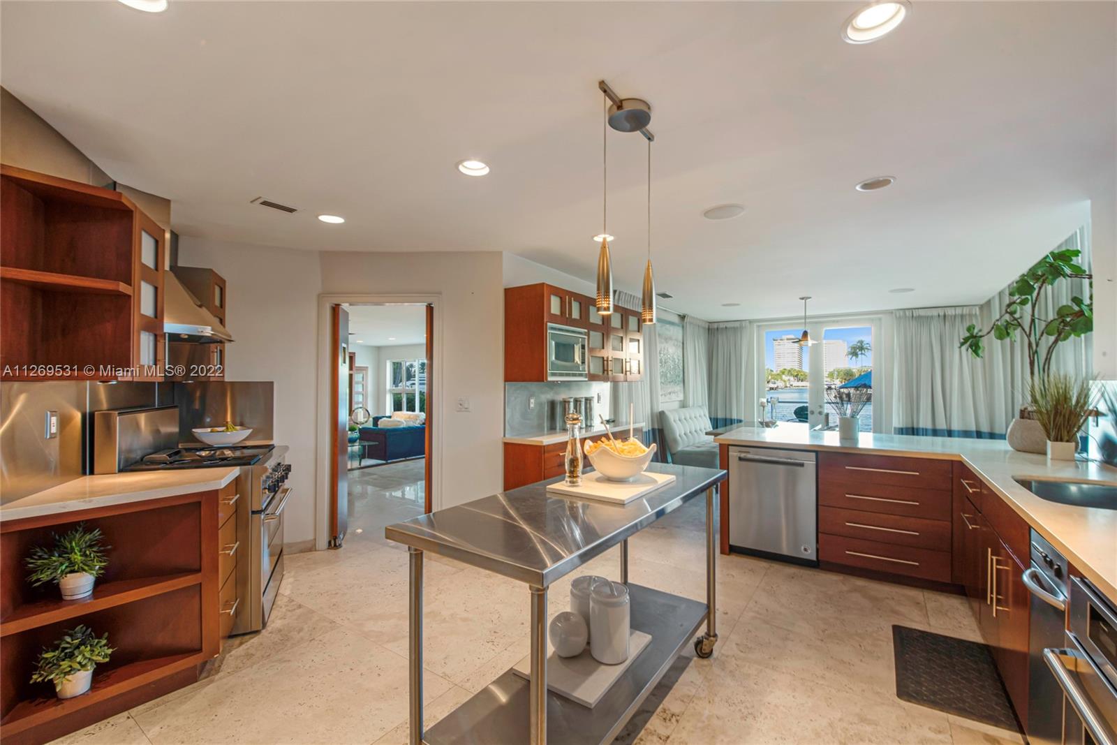 CORAL RIDGE COUNTRY CLUB - Residential