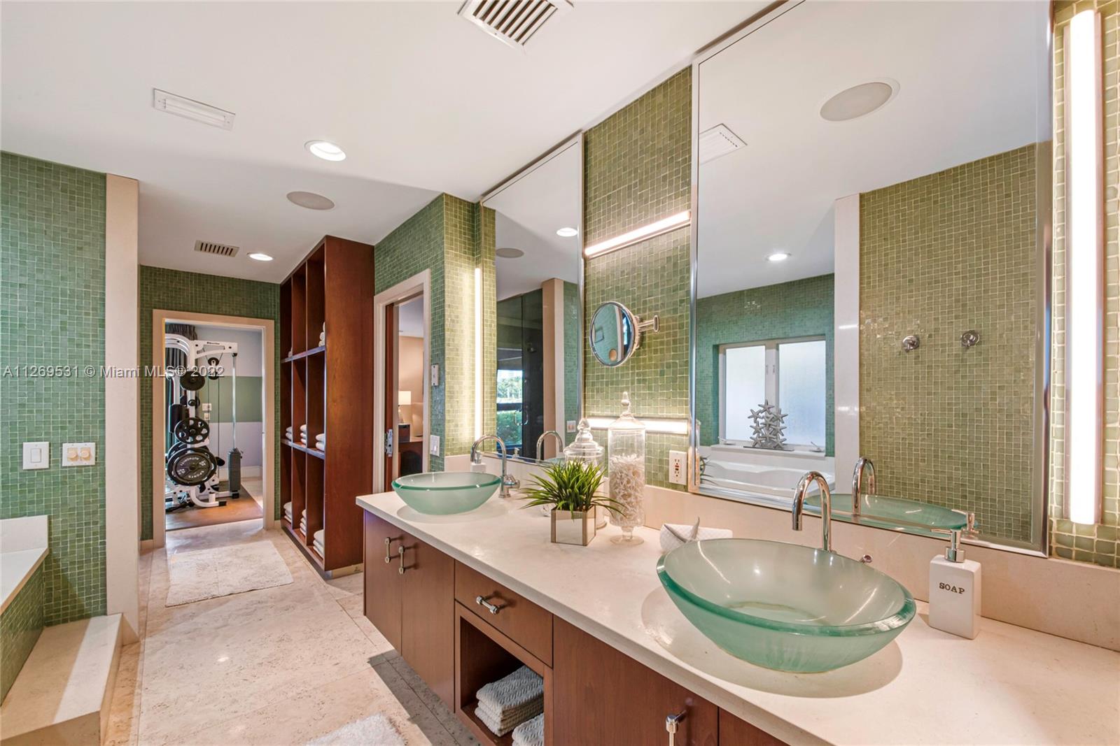 CORAL RIDGE COUNTRY CLUB - Residential