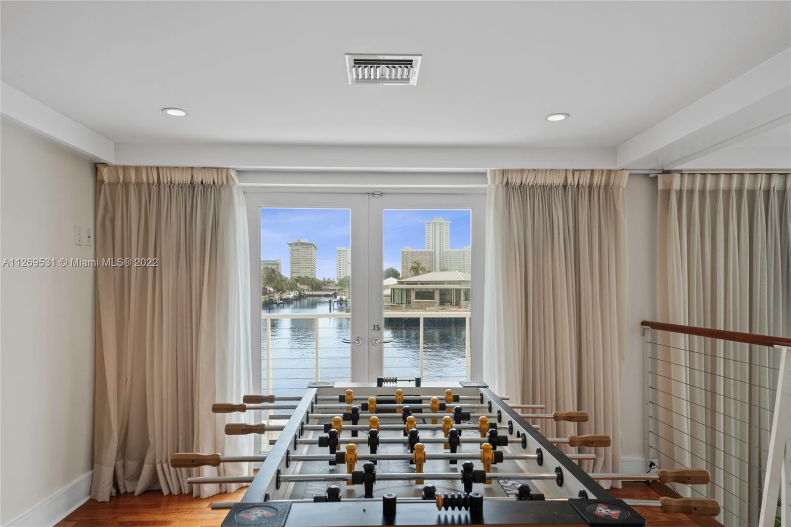 CORAL RIDGE COUNTRY CLUB - Residential