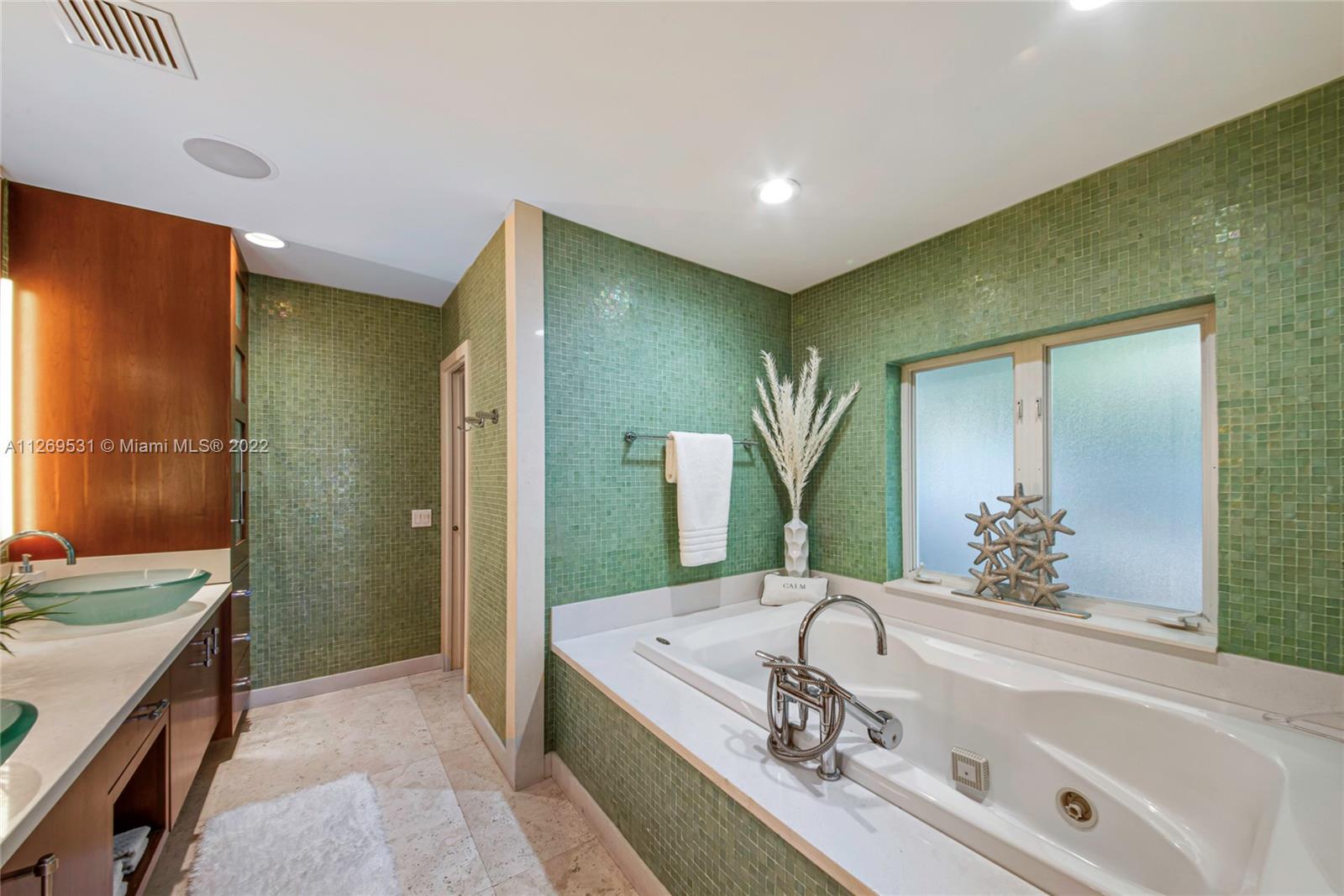 CORAL RIDGE COUNTRY CLUB - Residential