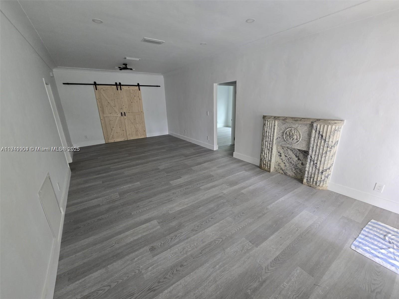 SEVILLE - Residential Lease