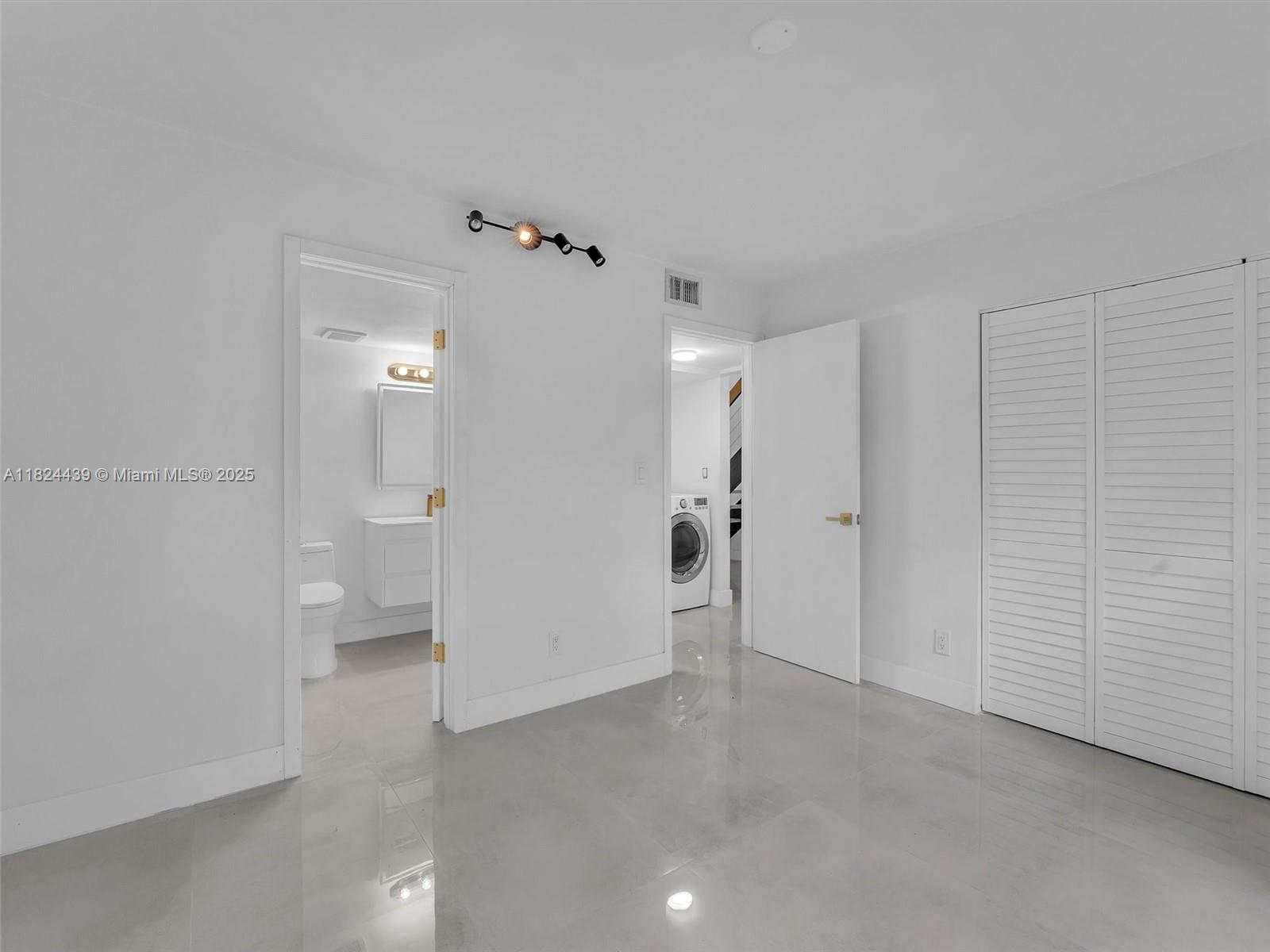 TAMERLANE - Residential