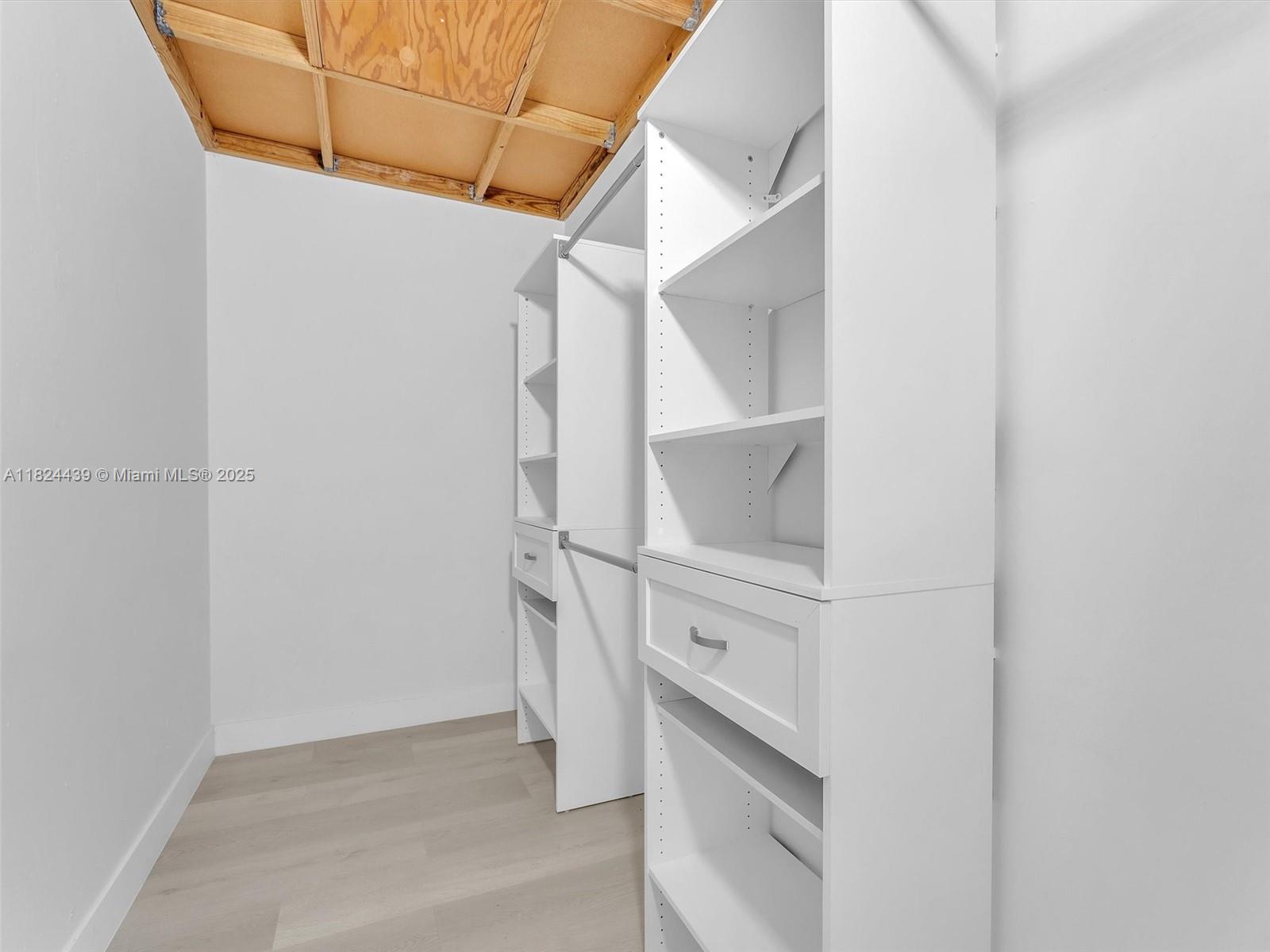 TAMERLANE - Residential