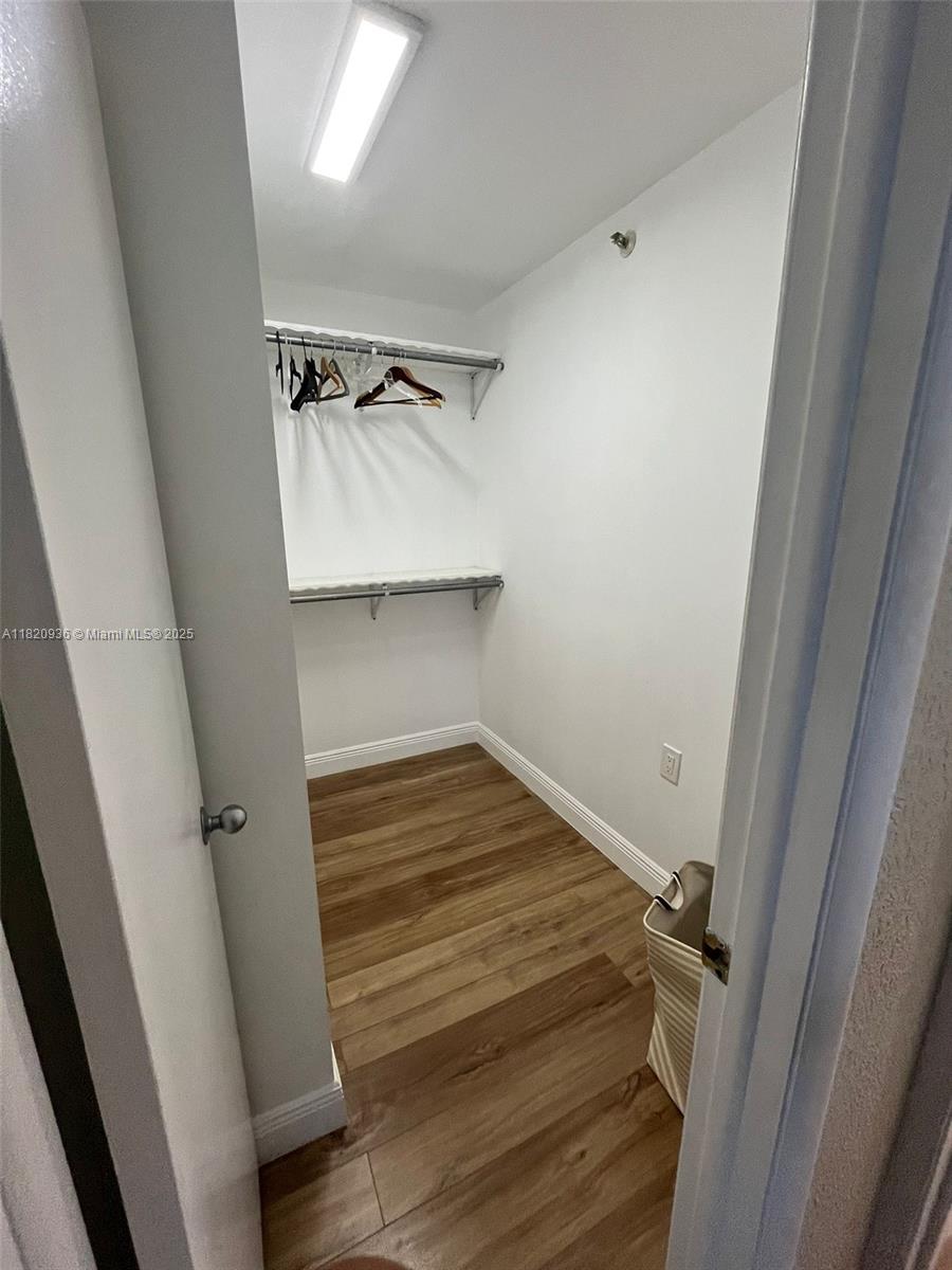 RIVER RUN CONDO PH I - Residential Lease