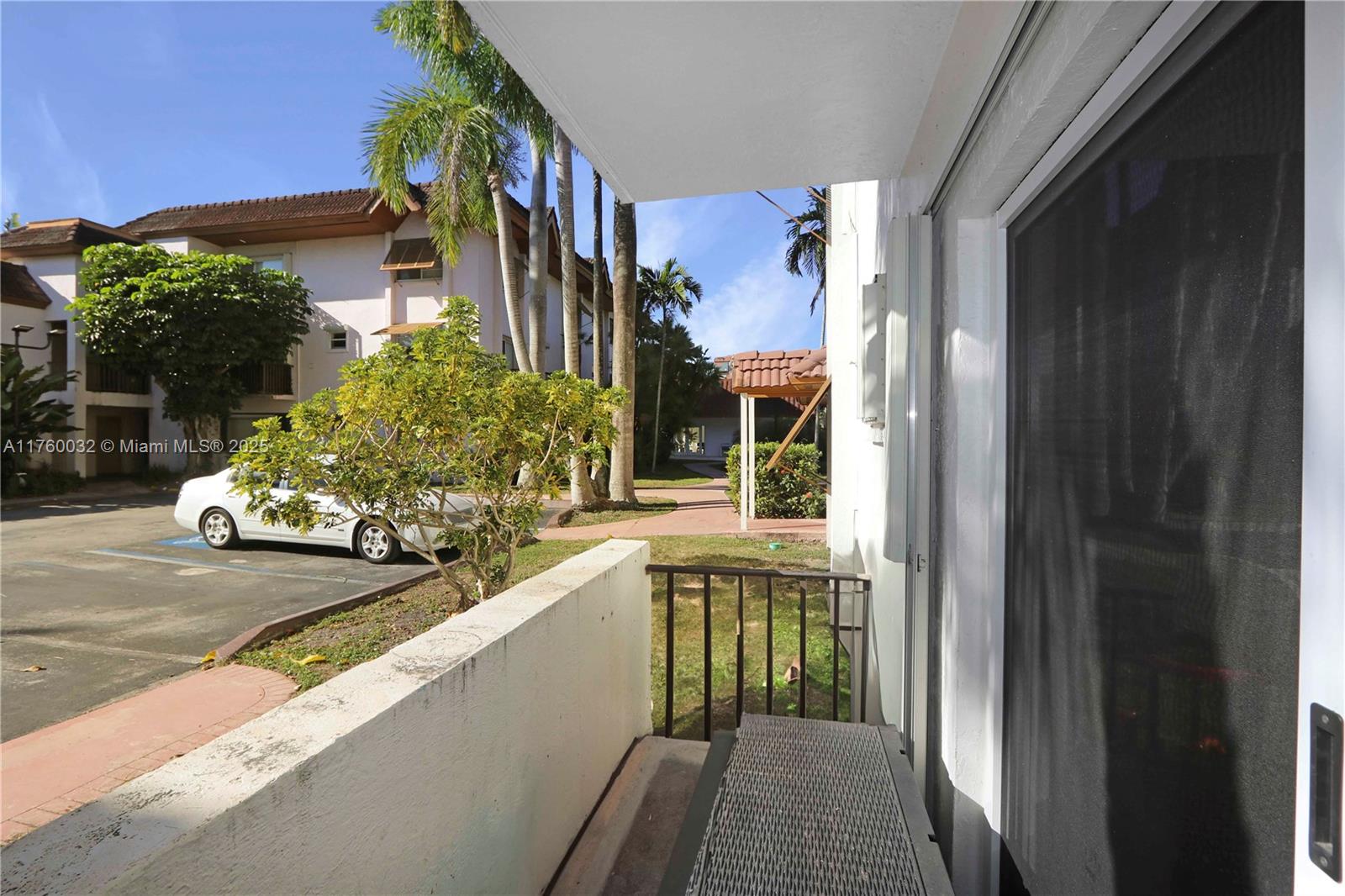 KINGSTON SQUARE CONDO - Residential