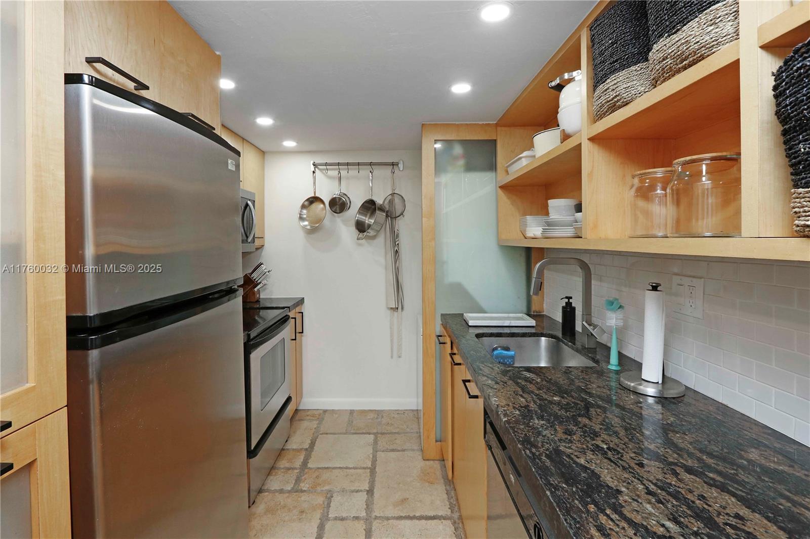 KINGSTON SQUARE CONDO - Residential