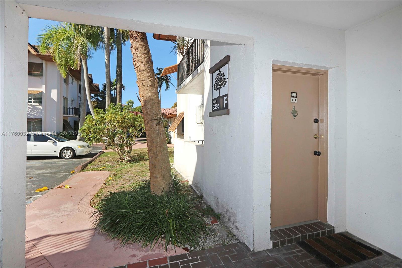 KINGSTON SQUARE CONDO - Residential