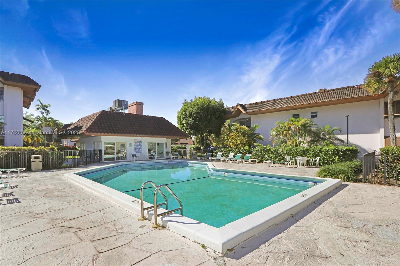 KINGSTON SQUARE CONDO - Residential