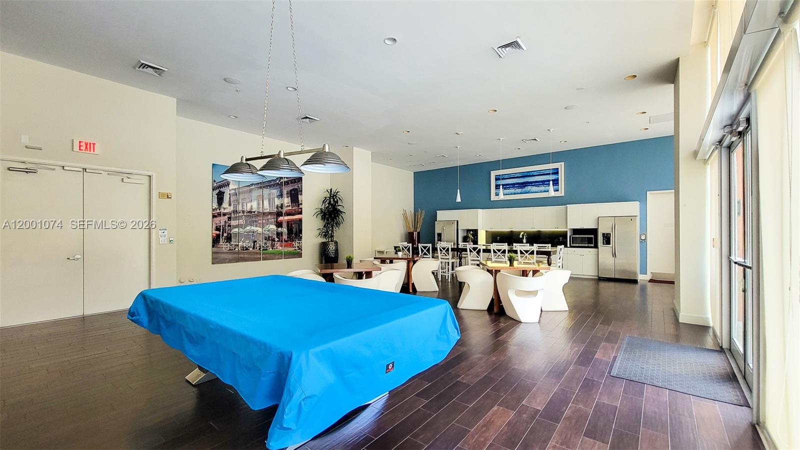 VENTURE AT AVENTURA WEST - Residential Lease