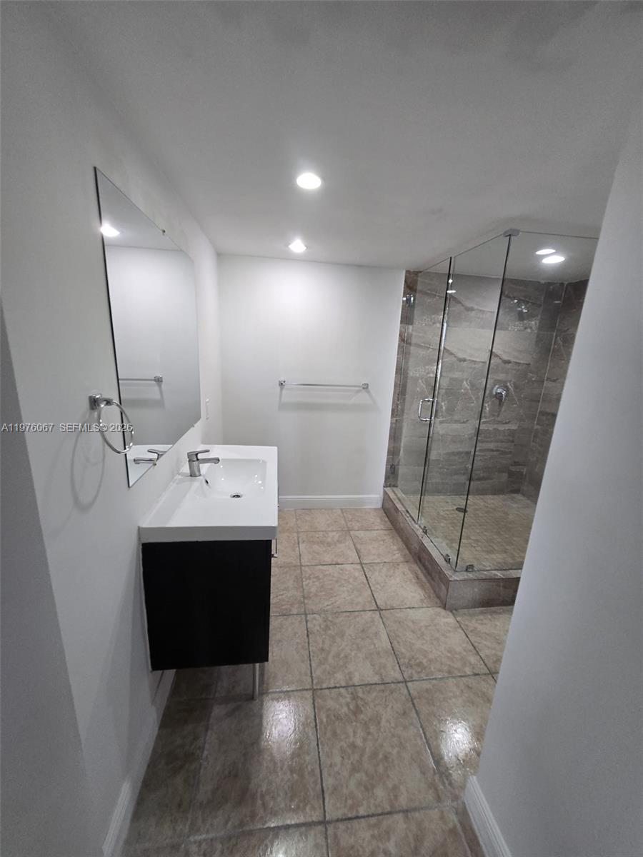 SAILBOAT CAY CONDO - Residential Lease