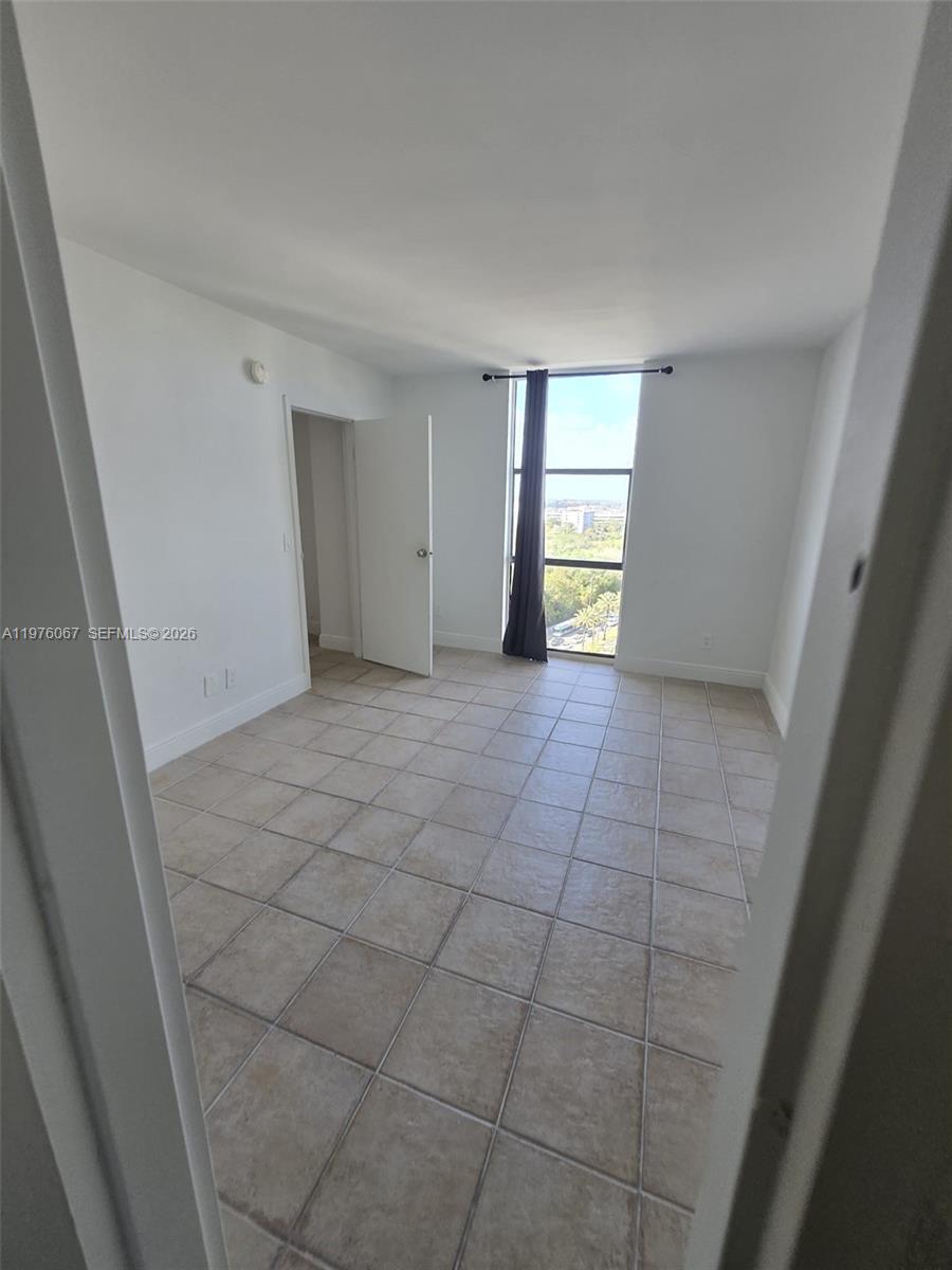 SAILBOAT CAY CONDO - Residential Lease