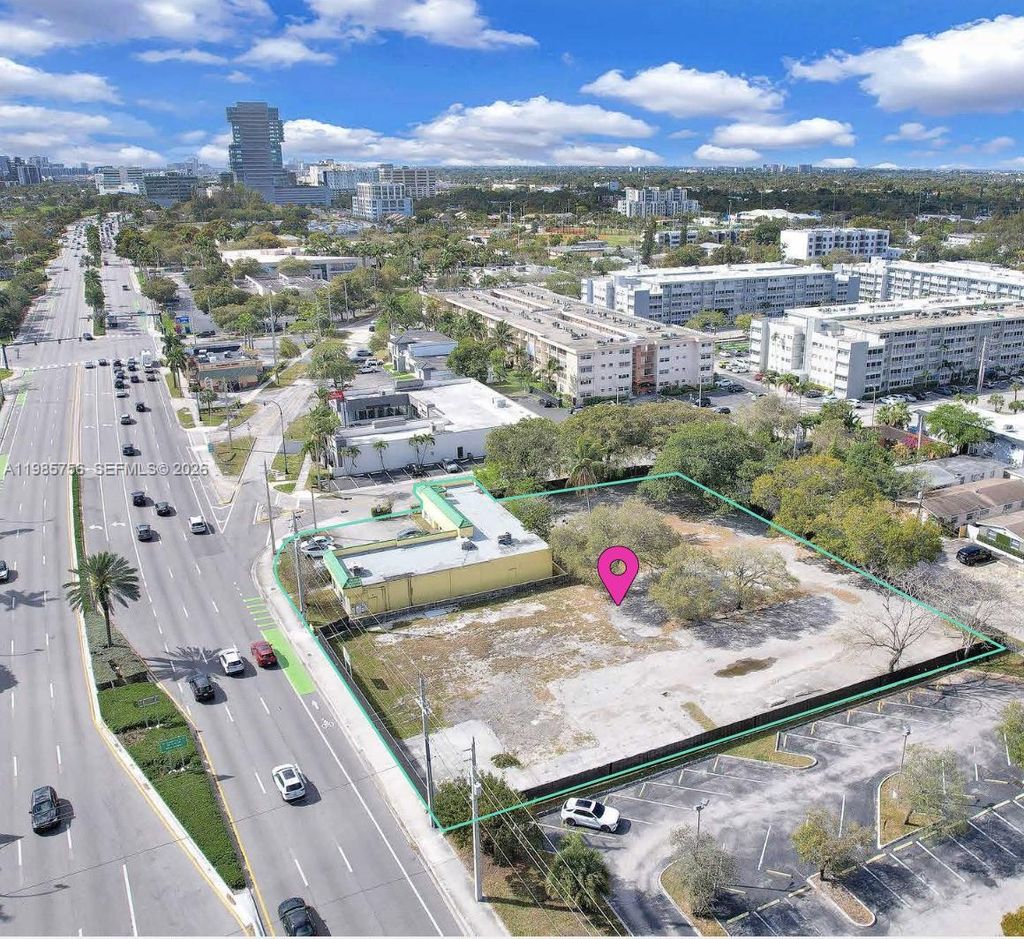 Photo of 124 S Federal Hwy, Hallandale Beach, FL 33009 (MLS # A11985756)