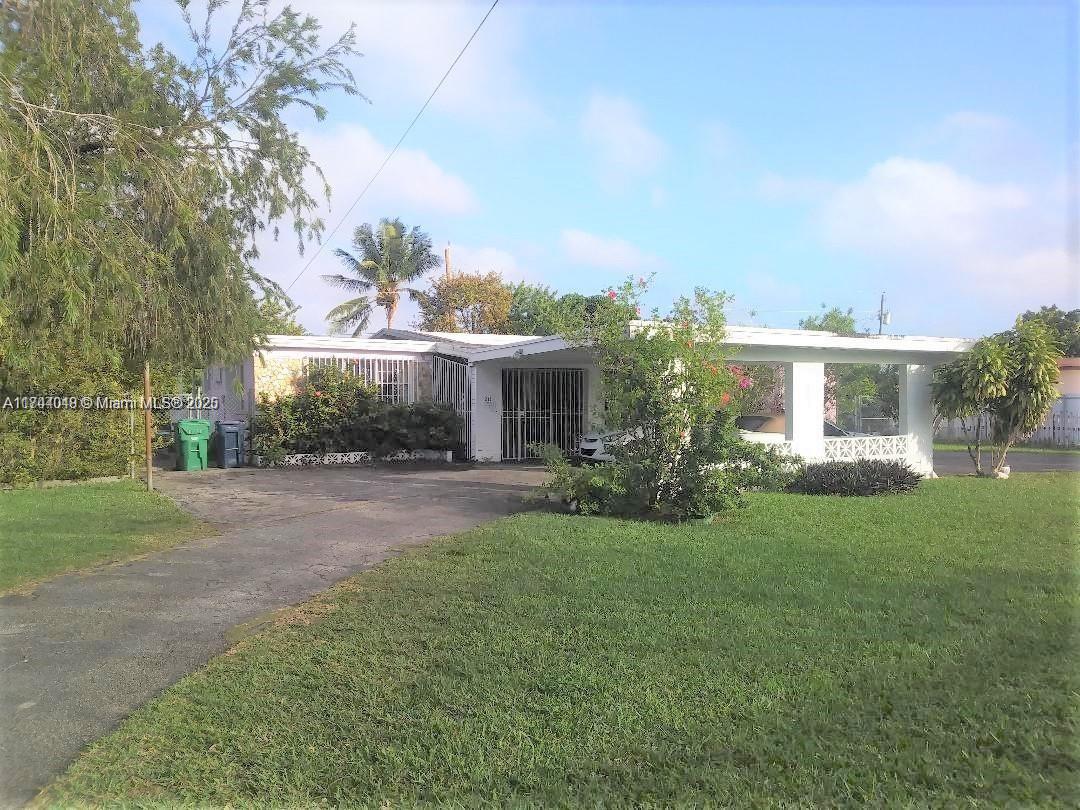 215 105 Pl, Sweetwater, Miami-Dade County, Florida - 3 Bedrooms  
2 Bathrooms - 