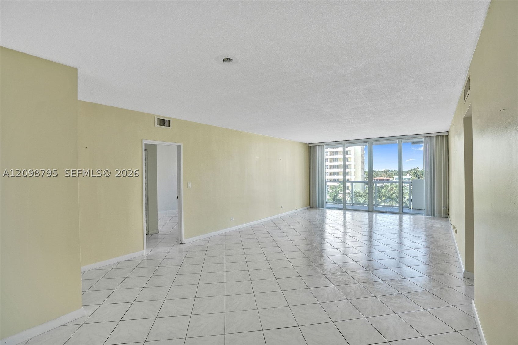 5601 Collins Ave 620