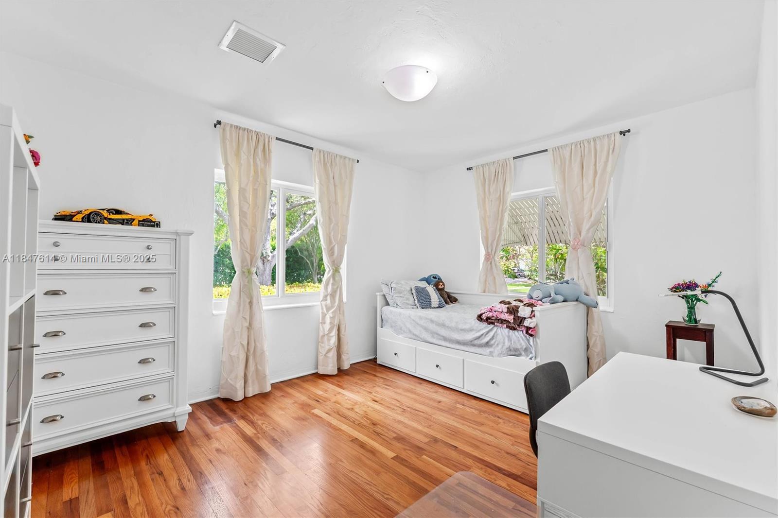 MIAMI SHORES SEC 5 - Residential