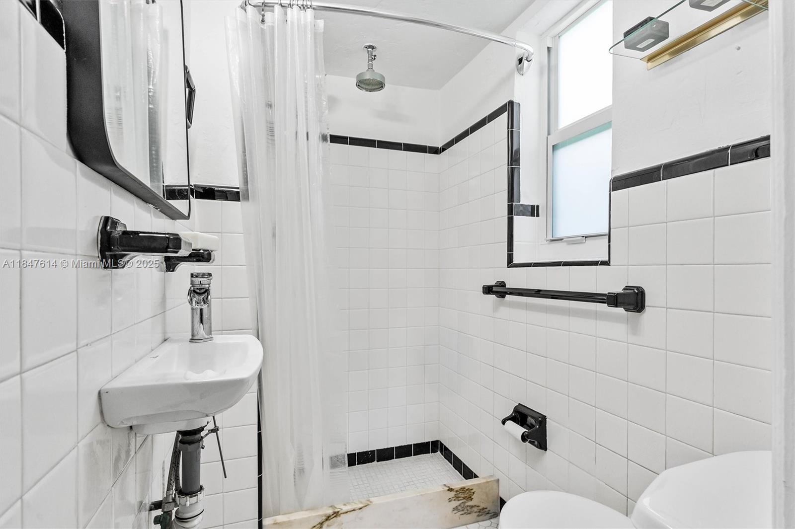 MIAMI SHORES SEC 5 - Residential