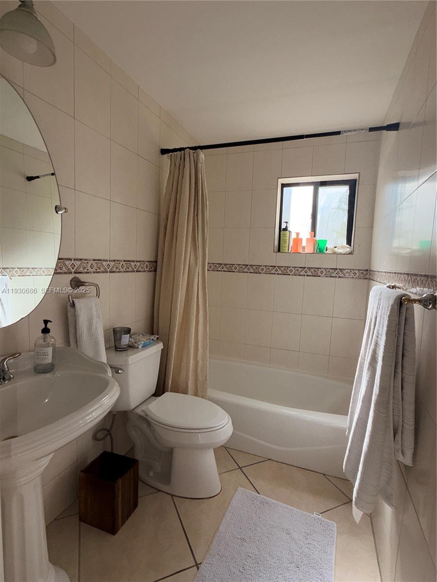 THE HORIZONS CONDO #5 - Residential Lease