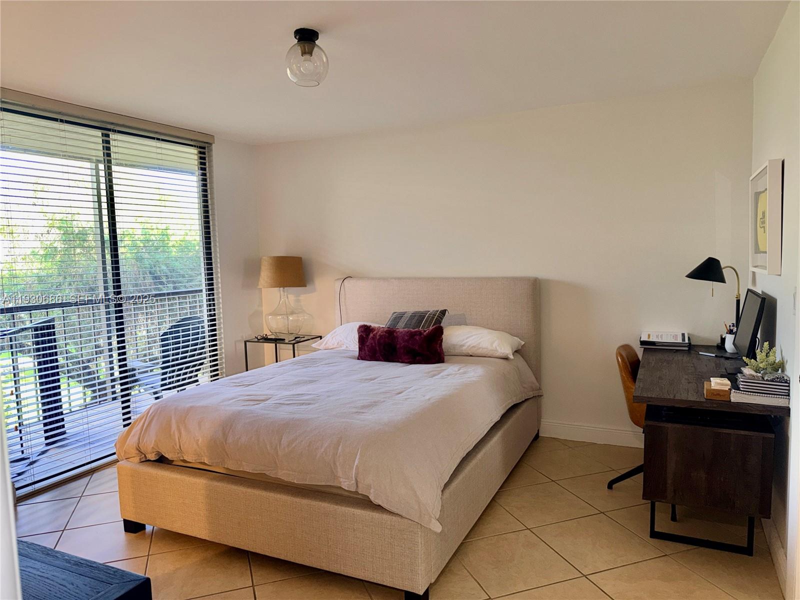 THE HORIZONS CONDO #5 - Residential Lease