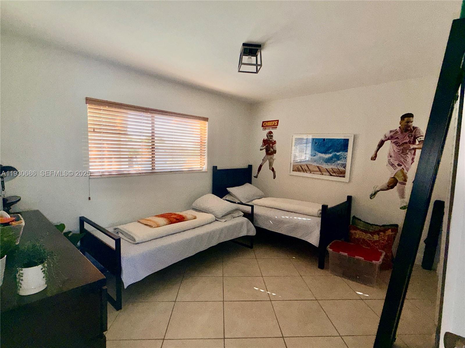 THE HORIZONS CONDO #5 - Residential Lease