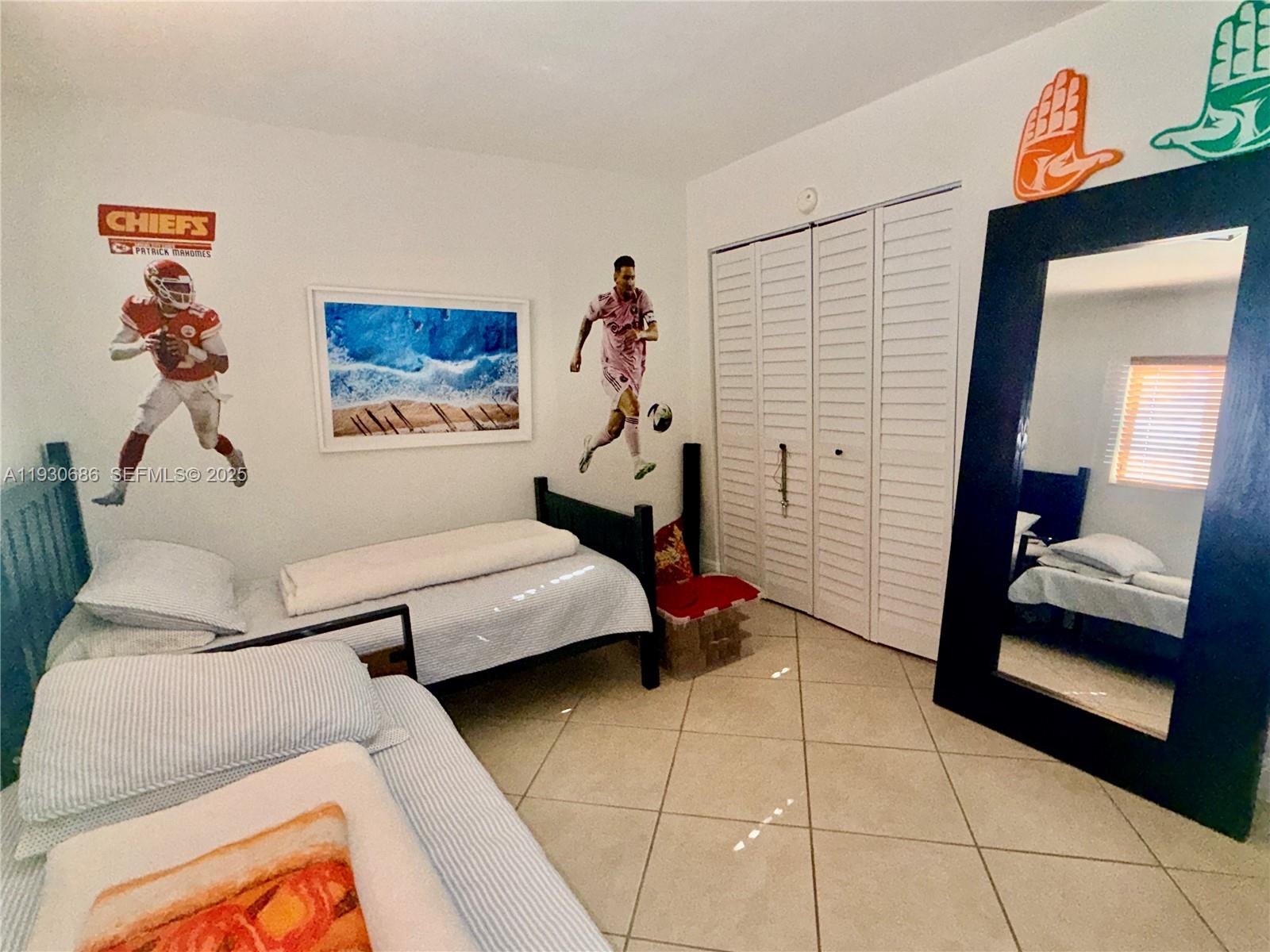 THE HORIZONS CONDO #5 - Residential Lease