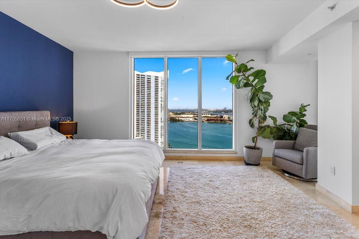 CARBONELL CONDO - Residential