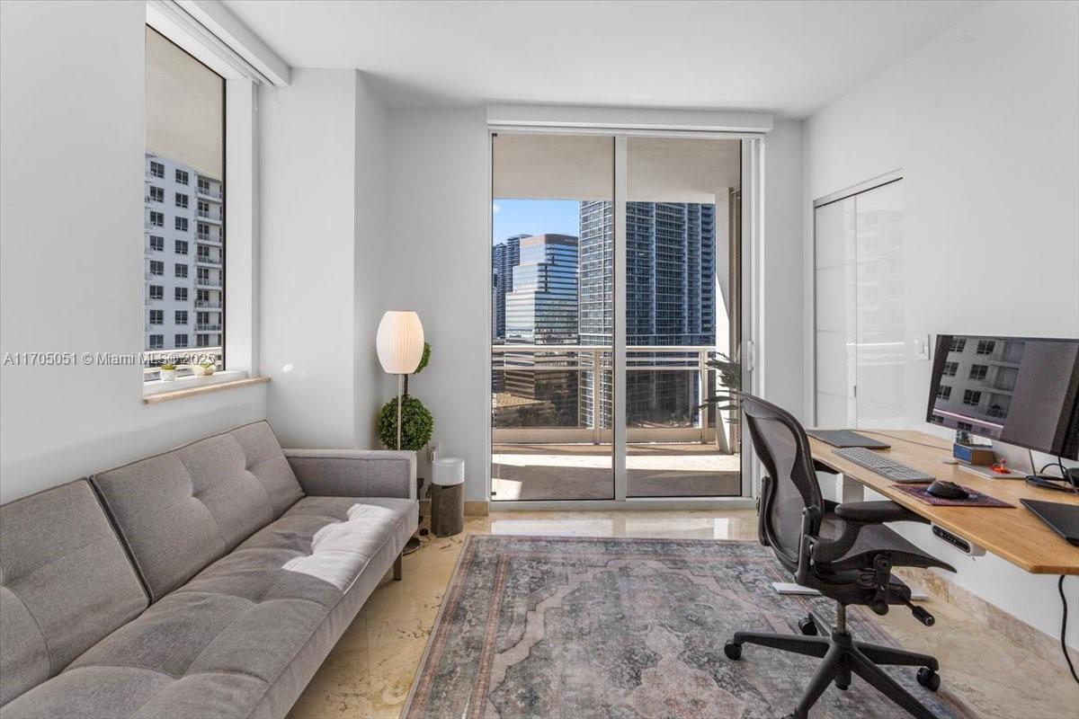 CARBONELL CONDO - Residential