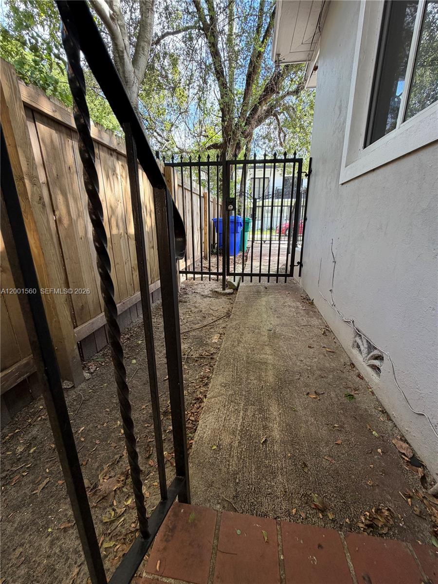 ROSE LAWN PK A SUB - Residential Lease