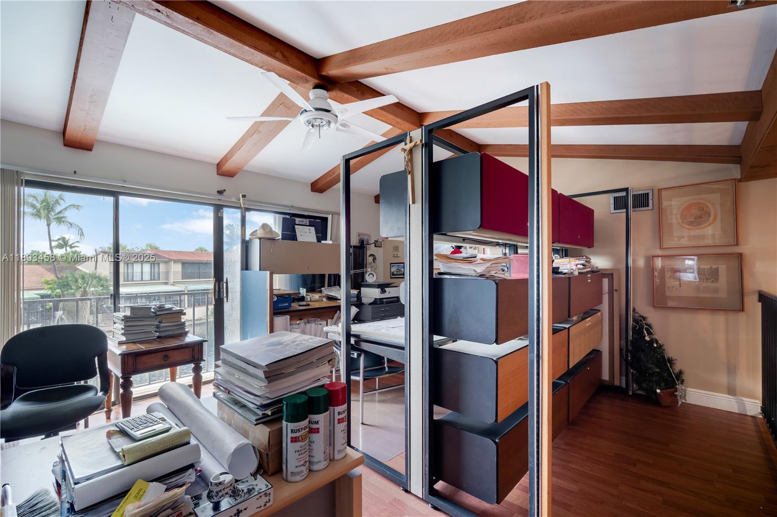 MIAMI LAKES - LAKE SANDRA - Residential