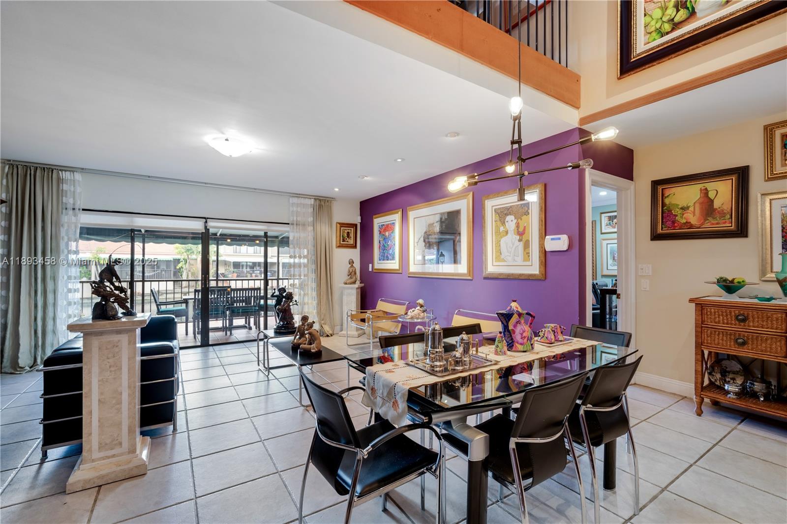 MIAMI LAKES - LAKE SANDRA - Residential