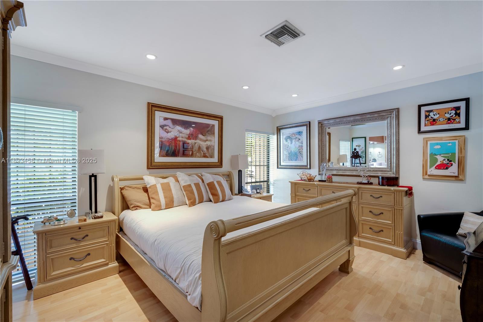 MIAMI LAKES - LAKE SANDRA - Residential