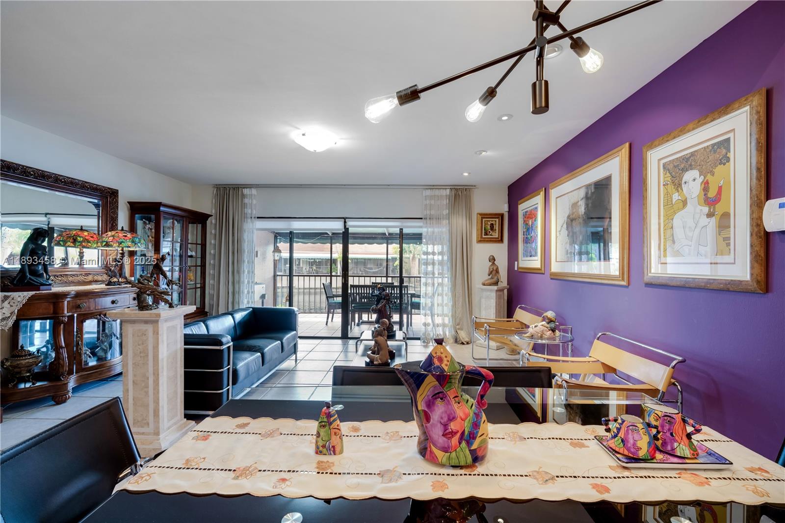 MIAMI LAKES - LAKE SANDRA - Residential