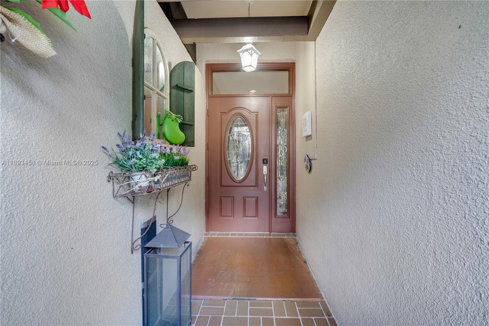 MIAMI LAKES - LAKE SANDRA - Residential
