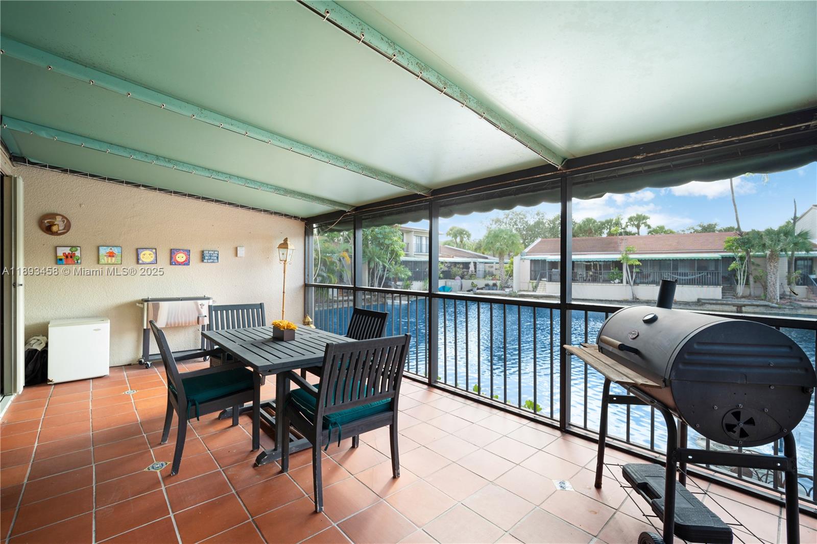 MIAMI LAKES - LAKE SANDRA - Residential