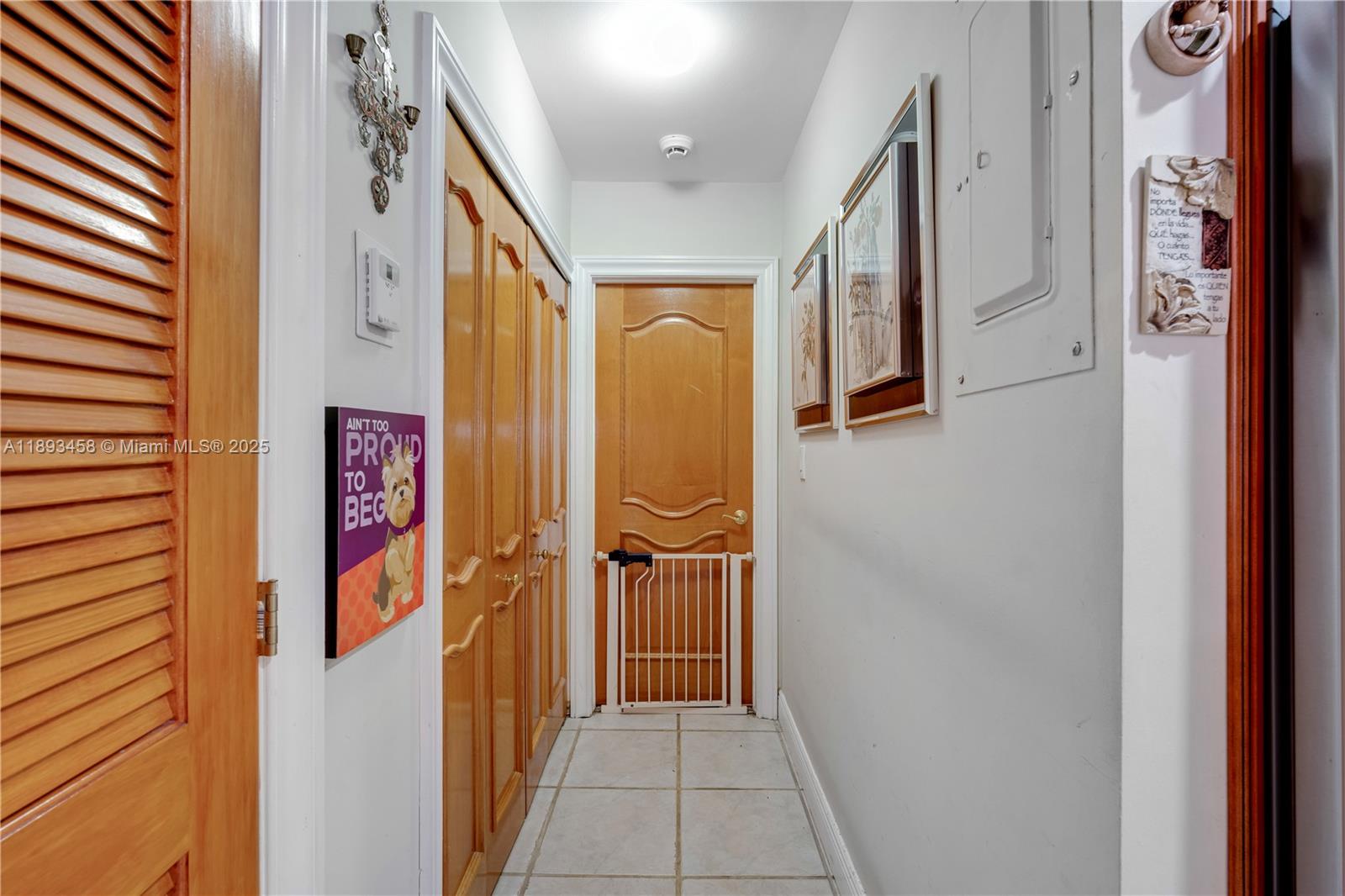 MIAMI LAKES - LAKE SANDRA - Residential