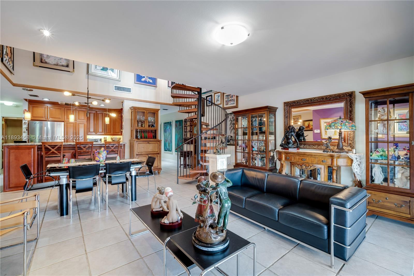 MIAMI LAKES - LAKE SANDRA - Residential