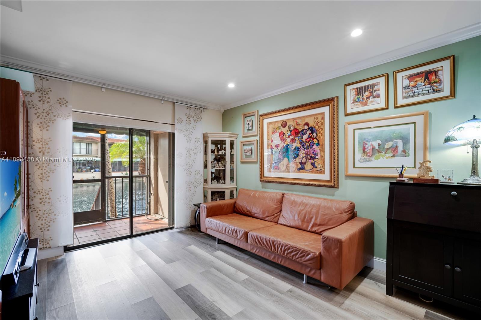 MIAMI LAKES - LAKE SANDRA - Residential