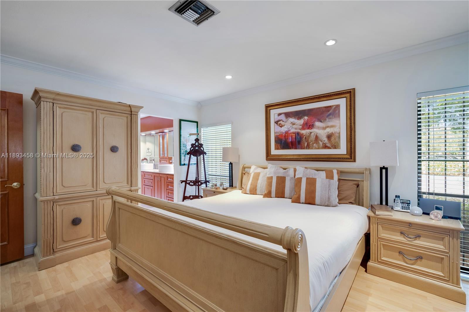 MIAMI LAKES - LAKE SANDRA - Residential
