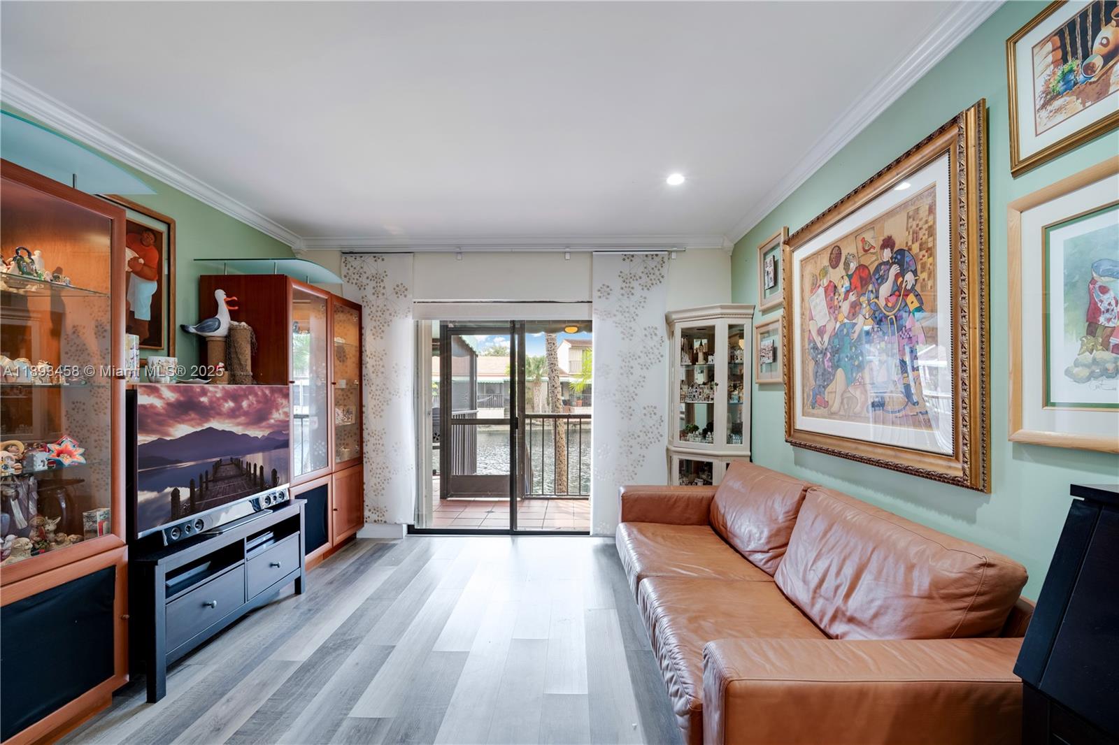 MIAMI LAKES - LAKE SANDRA - Residential