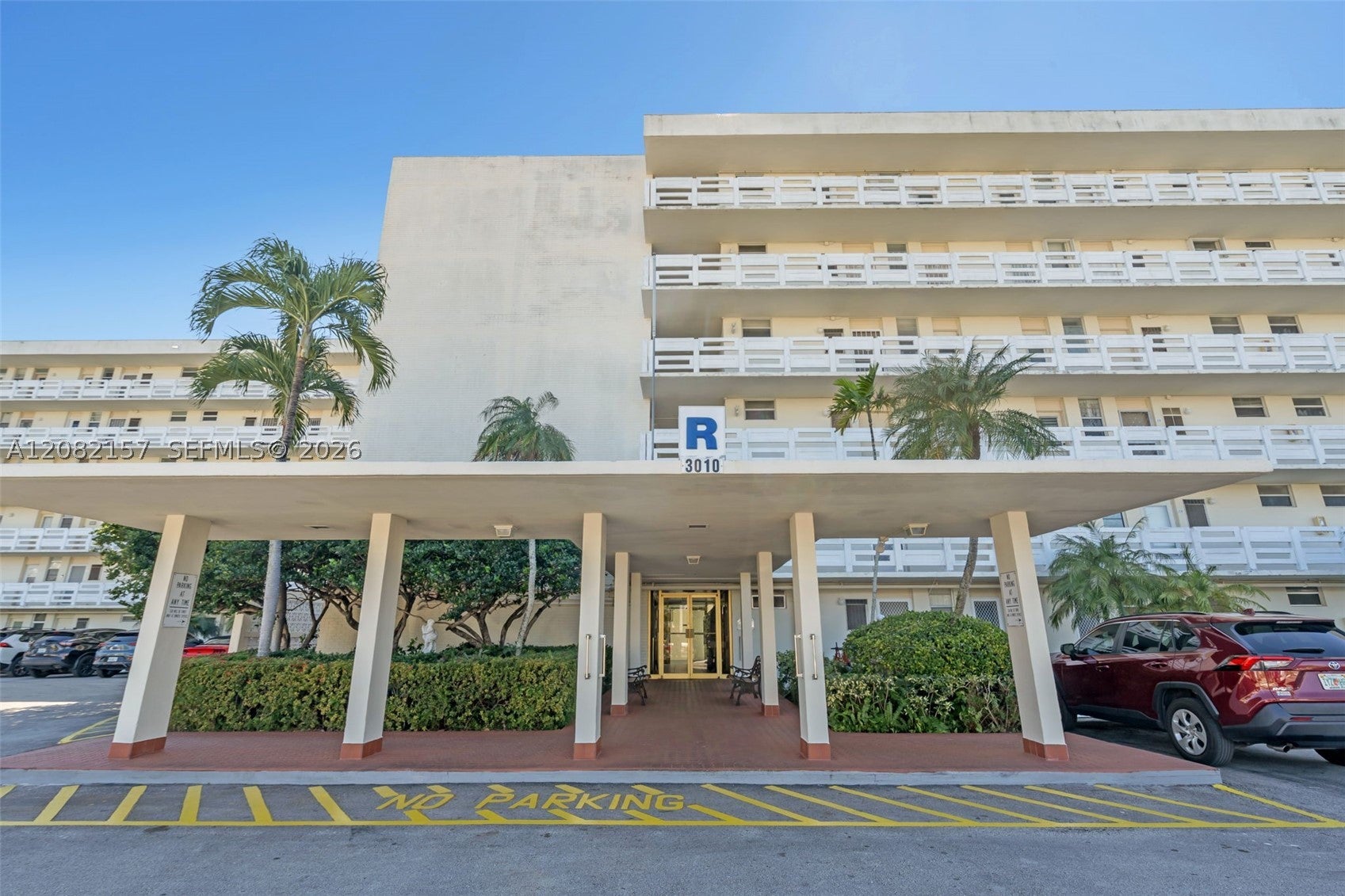3010 Marcos Dr R308, Aventura FL 33160