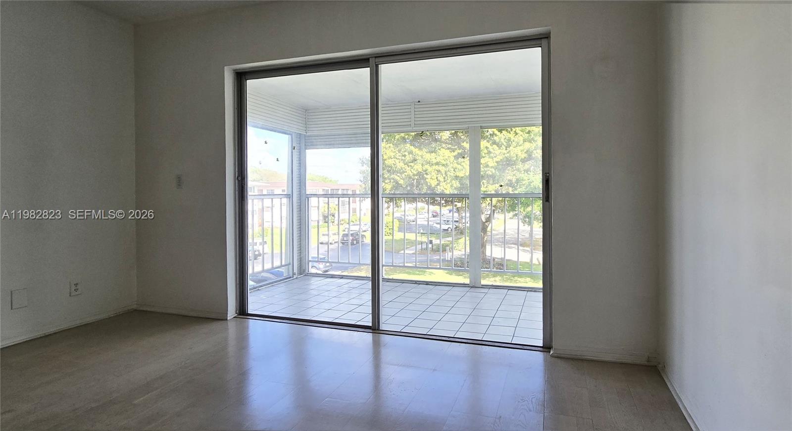 HILLCREST COUNTRY CLUB AP - Residential