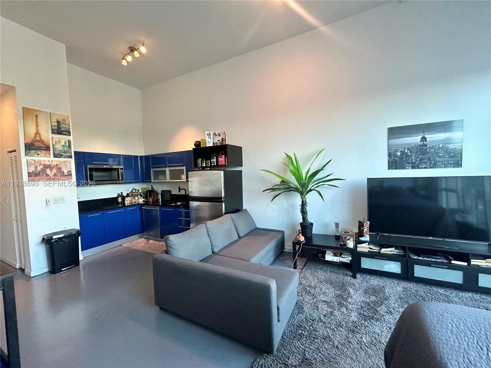 VIZCAYNE SOUTH CONDO - Residential Lease